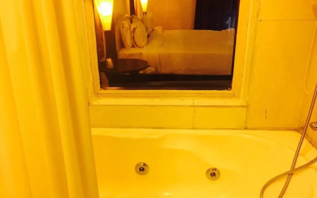 Centre Point Hotel Neemrana