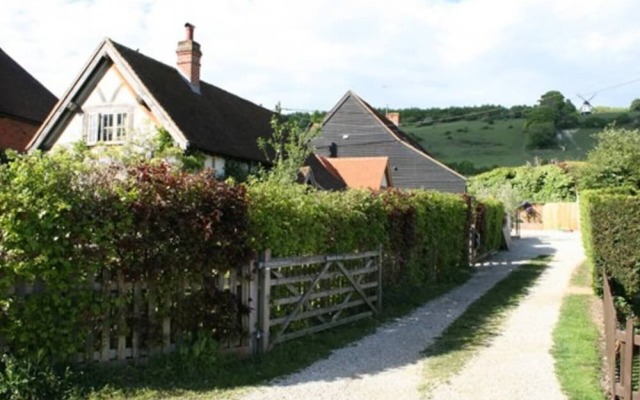 Remarkable 1-bed Cottage Near Henley-on-thames