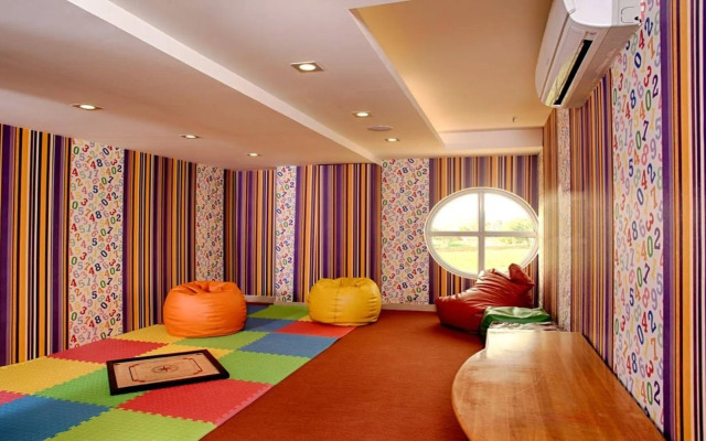 Nidhivan Sarovar Portico Vrindavan