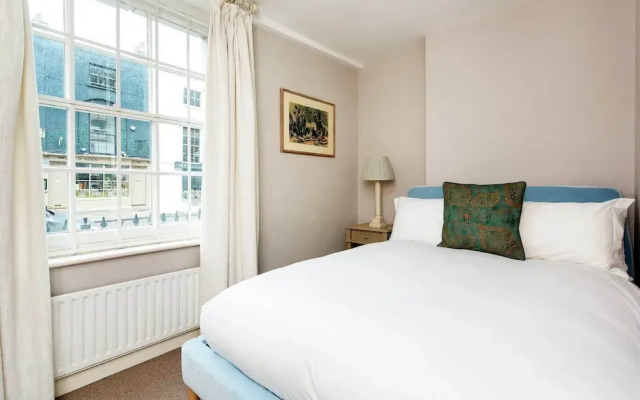 Relaxing Escape by the Kings Road