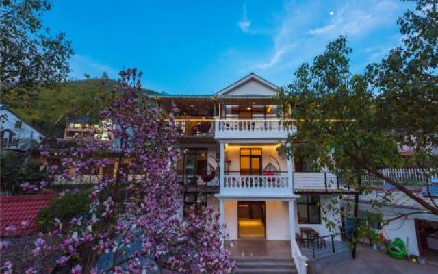 Mogan Mountain Yunpan Xingxi Guesthouse
