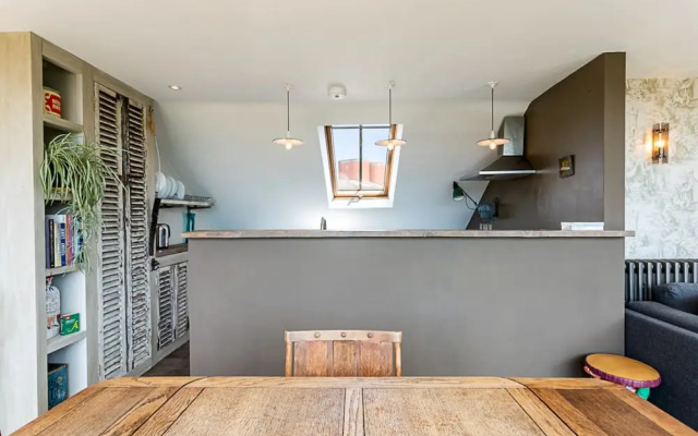 Stunning Penthouse Apartment Near Battersea Park