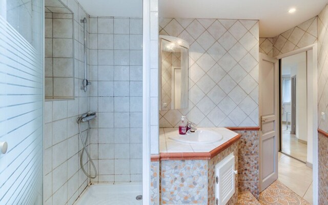 4-room Apartment at the Crossroads Marseille Life