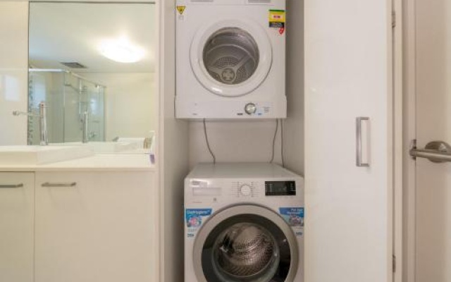 Pacific Towers Unit 4, 19 Ormonde Tce Kings Beach – Guest Rooms – Kings Beach
