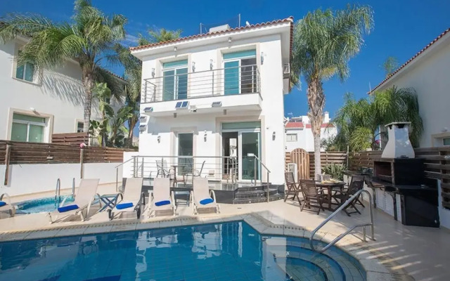 Villa Naomi AQ ME2