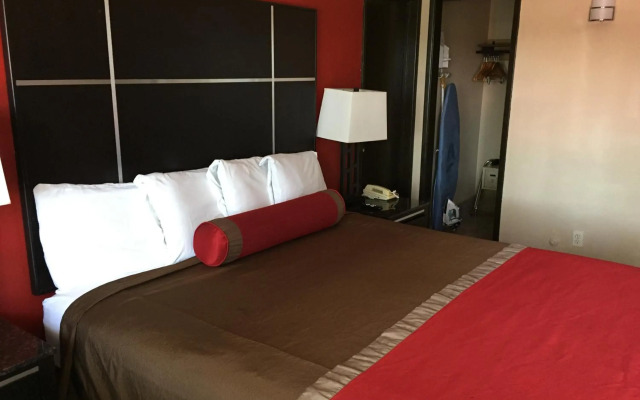 Harbor Inn & Suites