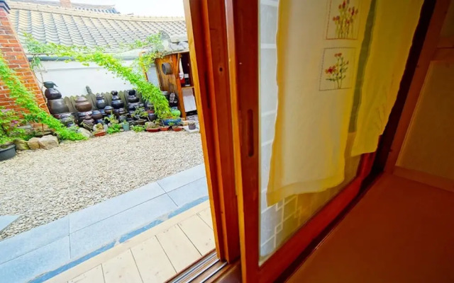 Jeonju Jeongdam Hanok Stay