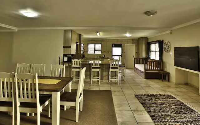 Happy Holiday, Langebaan 6-sleeper
