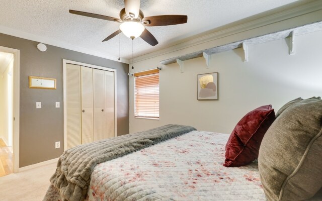 Valrico Vacation Rental 15 Mi to Tampa