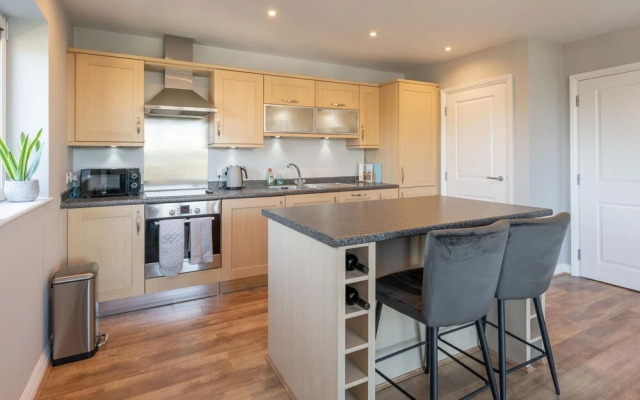 Luxury 2 Bed Apartment Parking by NEC Solihull