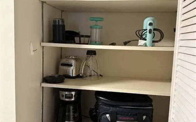 Honu Hale Minutes Away From the Beach!