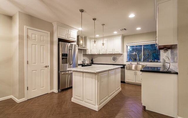 Soaking Up the Sun 3BR by Casago