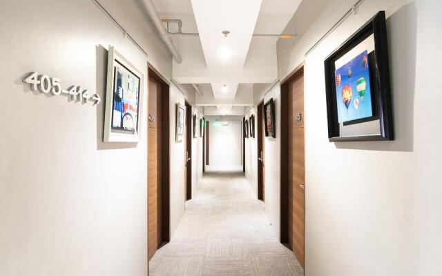 OYO 146 Solace Hotel - Vaccinated Staff