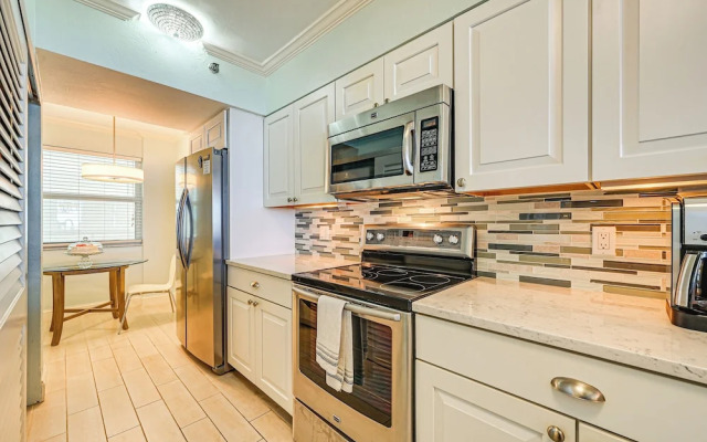 Oceanfront Marco Island Escape w/ Beach Access!