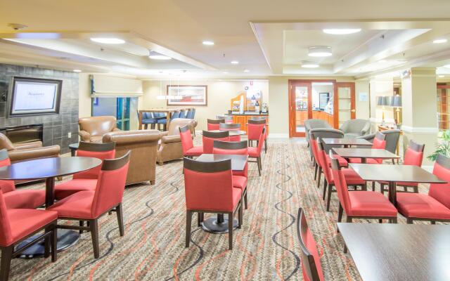 Holiday Inn Express Hotel & Suites Auburn by IHG