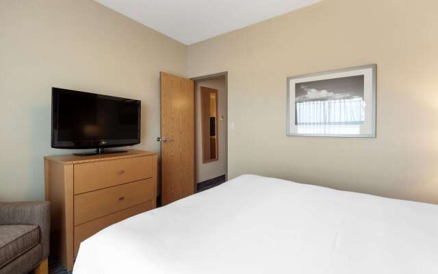 Best Western Grande Prairie Hotel & Suites
