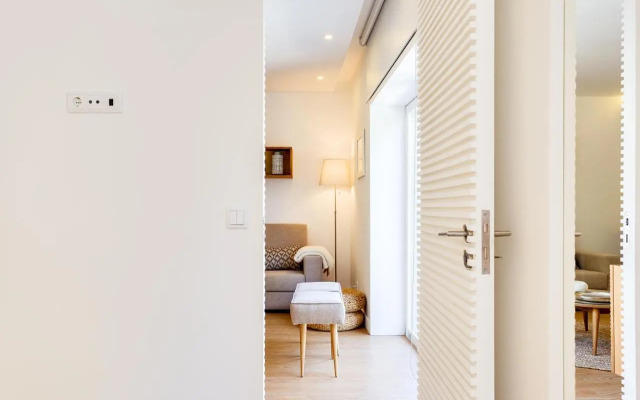 Wood Premium Downtown Apartment by DA'HOME