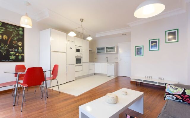 Centric, new and near to the beach