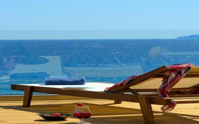 Beachfront 2 Bedroom Villa With Jacuzzi