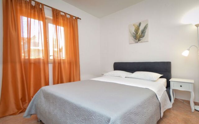 Apartment Mladen Paros 31201