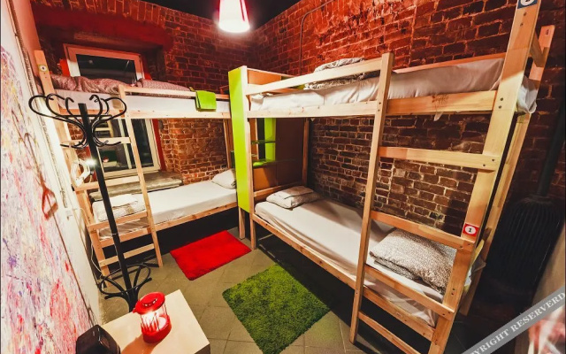 Fabrika Hostel&Gallery — фото