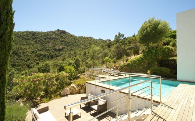 Gorgeous Villa in Santa Cristina D'aro With Pool