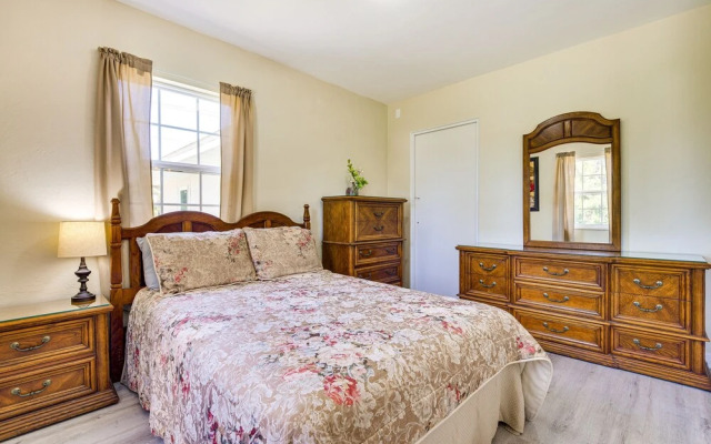 Bradenton Rental w/ Fenced Yard, Covered Patio!