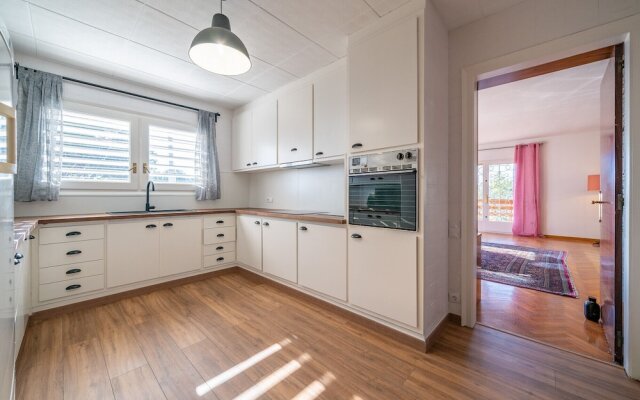 HomeHolidaysRentals Fragance Apartment
