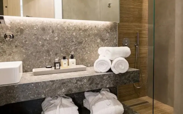 Luxury Apt Near the Beach Athens Riviera by Olon