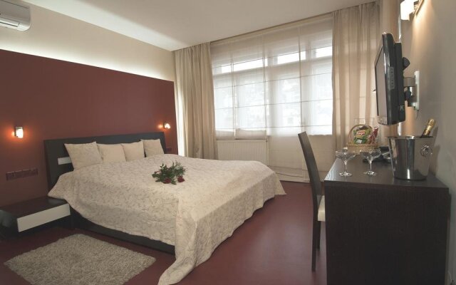 Krystal Hotel