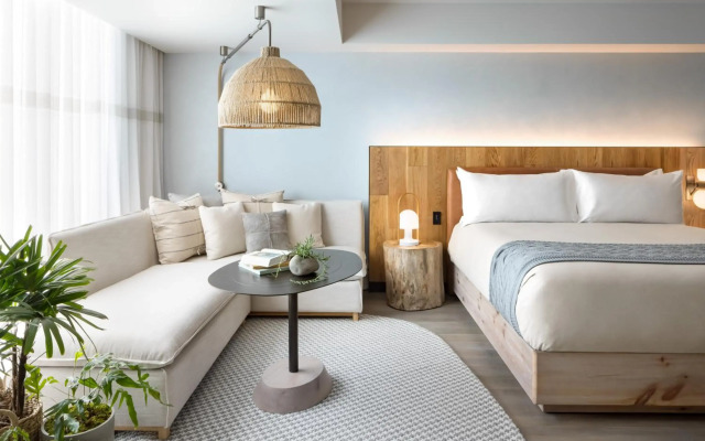 1 Hotel Toronto