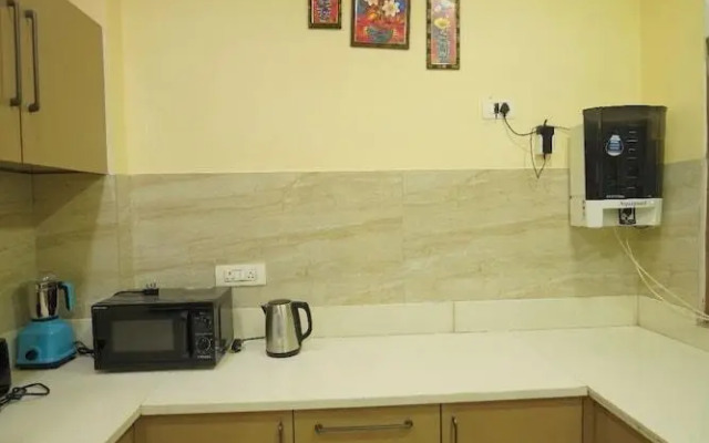 Lime Tree 3BHK Serviced Apartments DLF 5