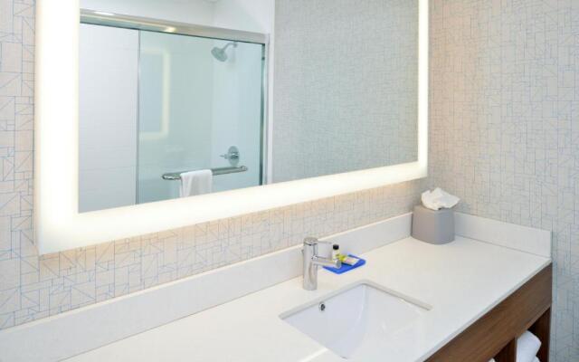 Holiday Inn Express Santa Rosa North by IHG