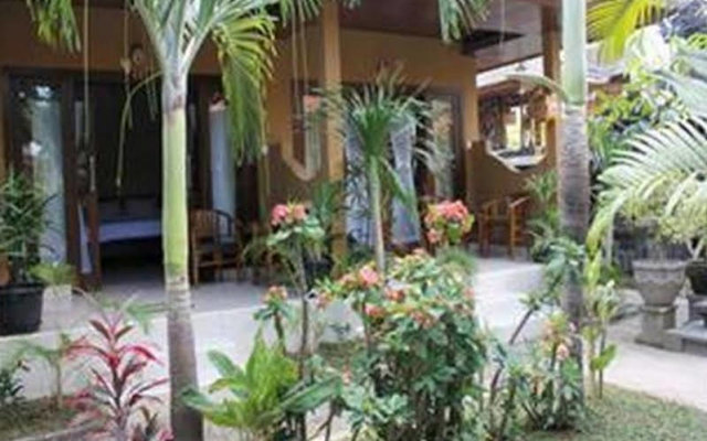 Berawa Beach Garden Hostel