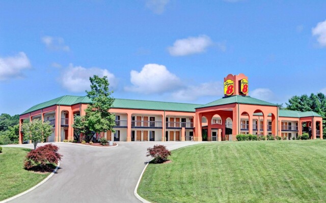 Super 8 Knoxville East