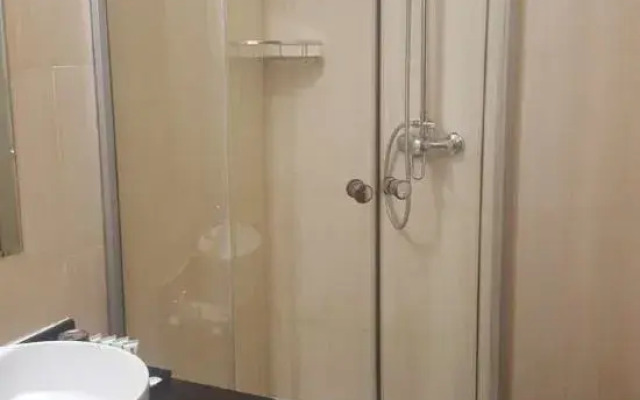 Ewenki Qixin Dun Hotel