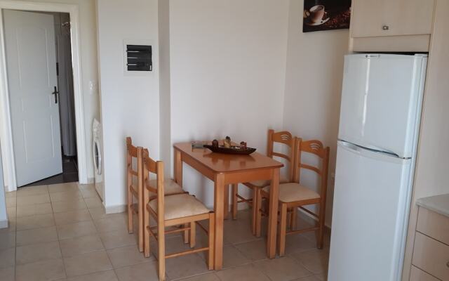 Iros Sea View Apartments