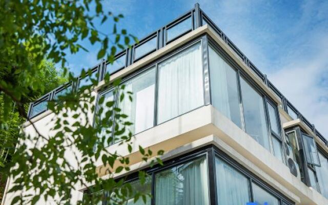 Yunshang Grassland Anji Suxi Landscape Homestay