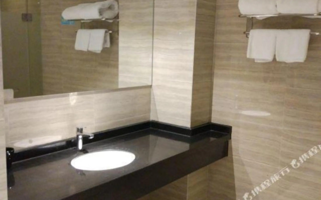 Four Seasons Qingteng Hotel (Ningbo Zhenhai New Town)