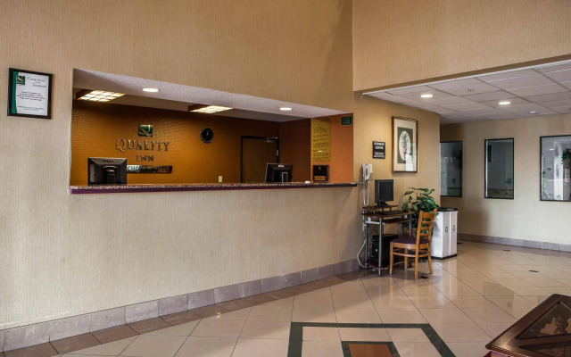 Quality Inn O'Fallon IL - St. Louis