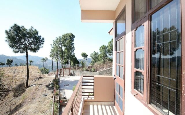 OYO 12734 Home Valley View Studio Kasauli