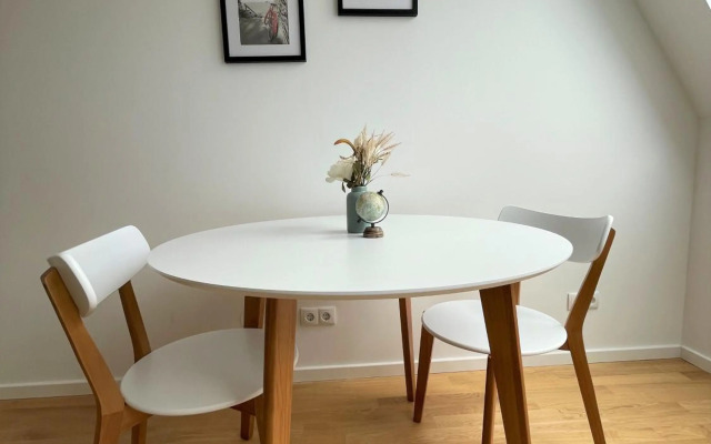 Sonnige Mansarde mit Klimaanlage und Netflix - oidahome