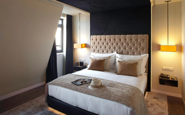 9Hotel Mercy - Image 7