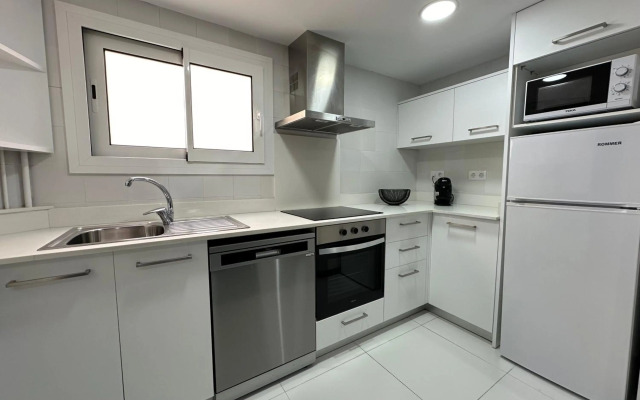 Agi Avenida Apartments