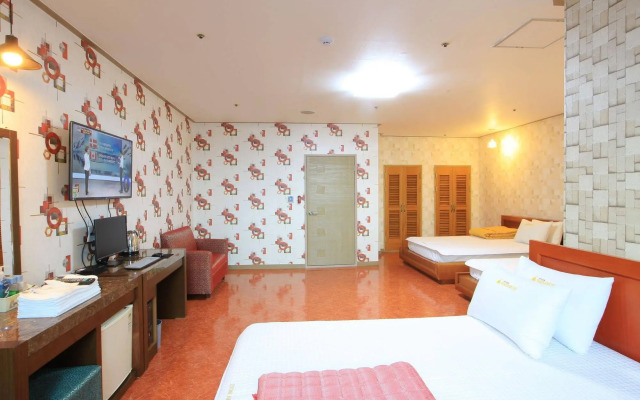 Marina Motel