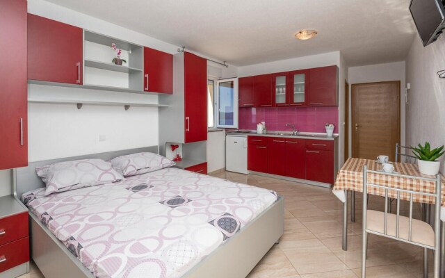 Amazing Apartment in Krvavica With Wifi