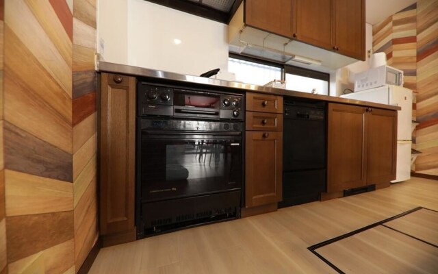 Omotenashi House Part 1 (174-1)