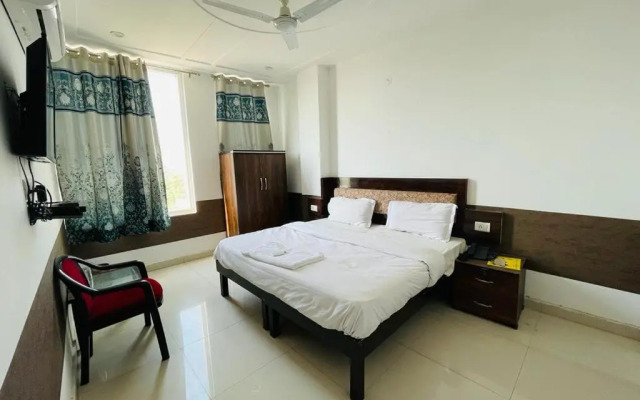 Oyo 63988 Hotel Dolphin