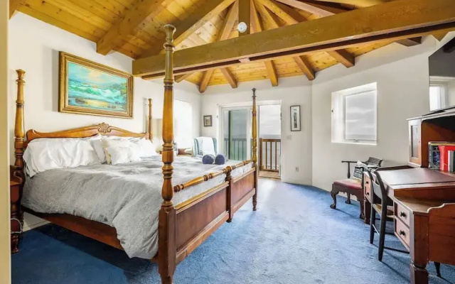 4 Bedroom With Pool in Oceanside