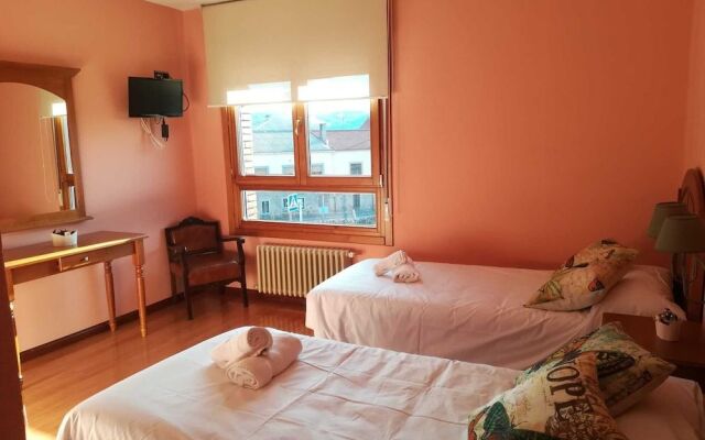 Hostal Torreblanca & Nuevo Eco Urbión